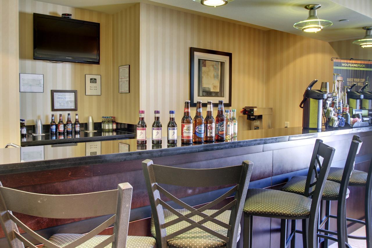 Cobblestone Inn & Suites - Carrington Екстер'єр фото
