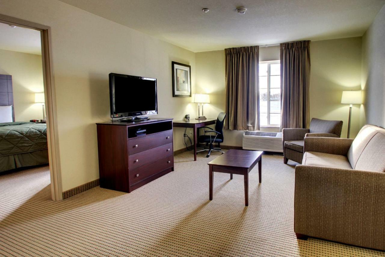 Cobblestone Inn & Suites - Carrington Екстер'єр фото